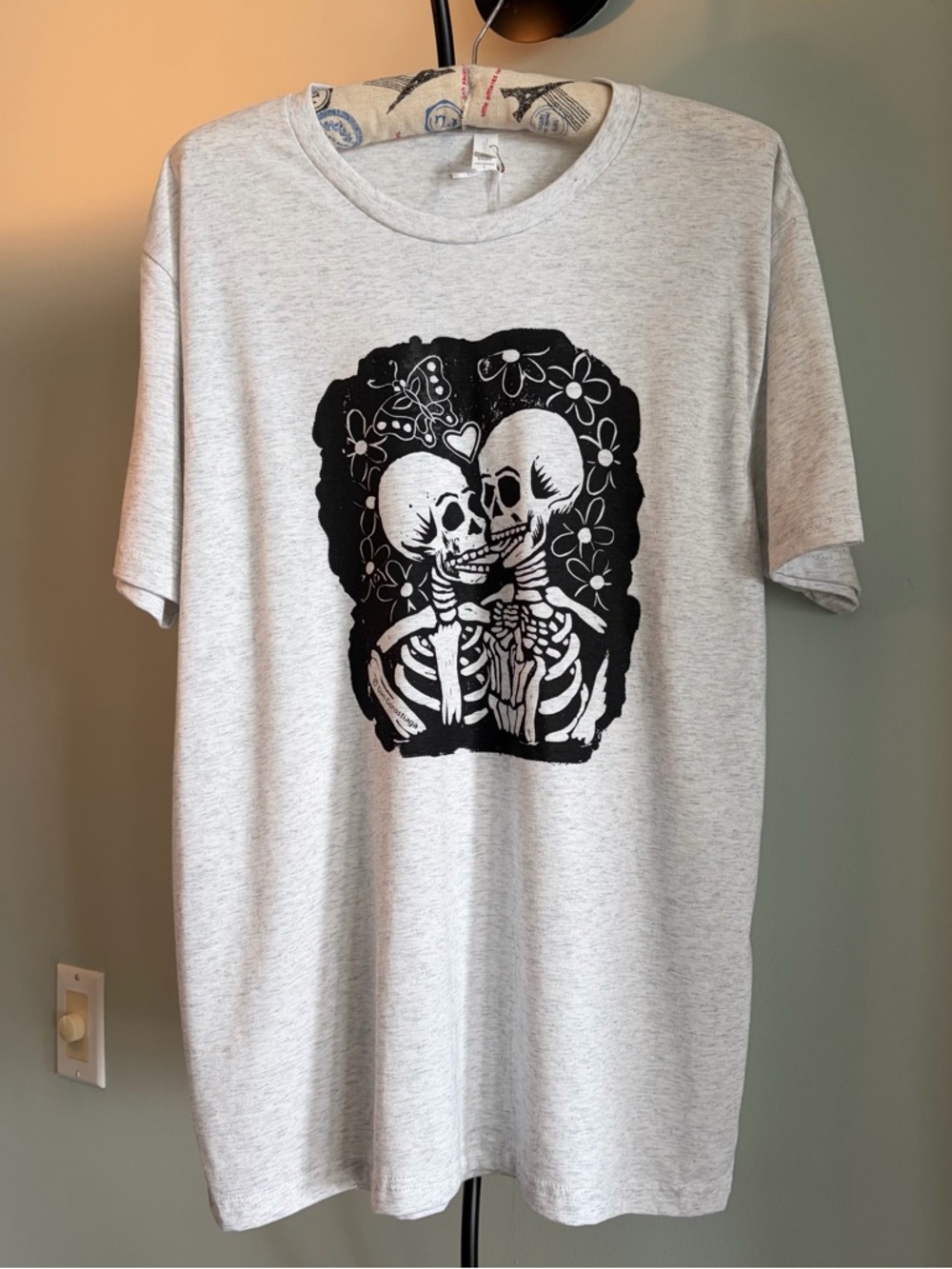 NWT BOUTIQUE
ORIGINAL GRAPHIC T-SHIRT